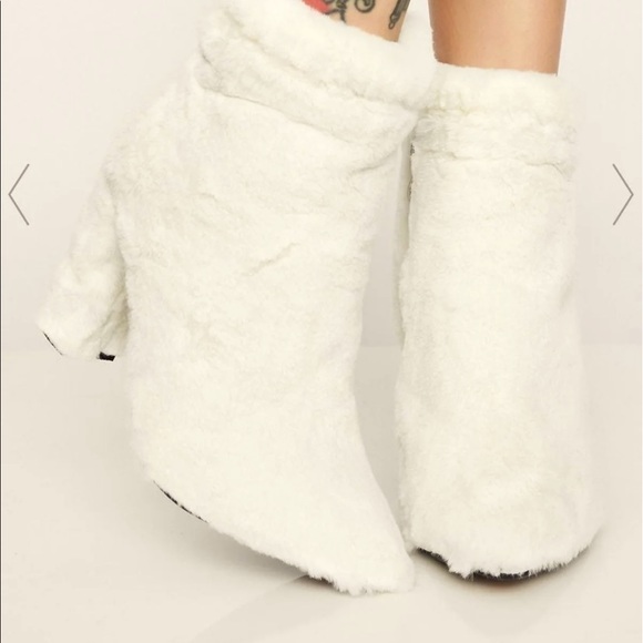 🔥All fur boots-RARE🔥 - Picture 1 of 9